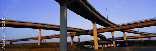 Fotomural This is a freeway overpass intersection