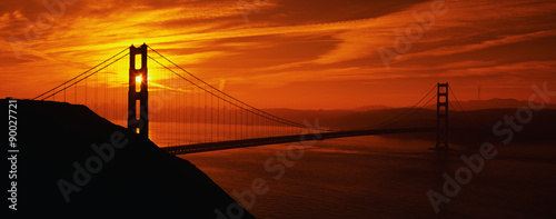 Zdjęcie XXL To jest Golden Gate Bridge w San Francisco o wschodzie słońca. Widok jest z Headlands Marin.