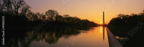 Fotografía Sunset on the Washington Monument & reflecting pool