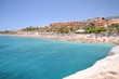 Przepiękna lazurowa Playa Del Duque w Adeje na Teneryfie
