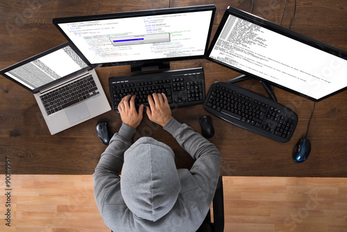 Fotografía Hacker Stealing Information From Computers