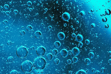 Water, air and oil mixed for a bubbly effect