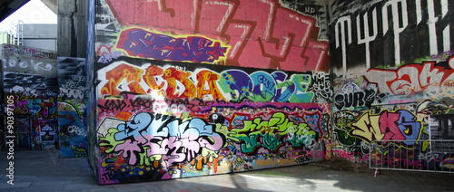 London - Graffiti on Skate Park #1 © leopold