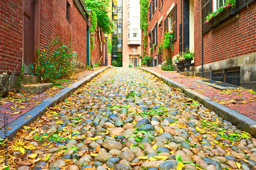 zabytkowa-ulica-acorn-w-bostonie