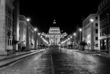 Fototapeta Miasto - Night view at St. Peter's cathedral in Rome, Italy