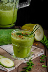 Cucumber smoothie with herbs and chili