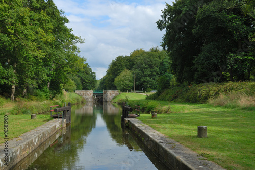 Fotografia, Obraz Ecluse à Hédé-Bazouges sur le canal d’Ille-et-Rance en Bretagne, France – Lock o