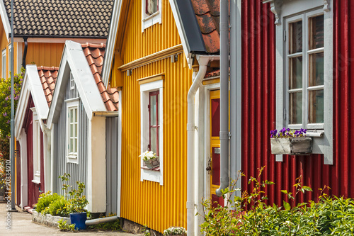 Fotografía Ancient wooden houses in Karlskrona, Sweden