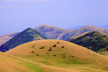 Wall Mural - Campo imperatore, cime colorate