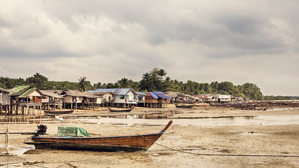 Canvas Print - Fishery Village