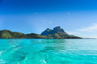 Paesaggio mare e montagna isola Bora Bora