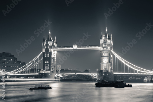 Obraz w ramie Tower Bridge at night in black and white