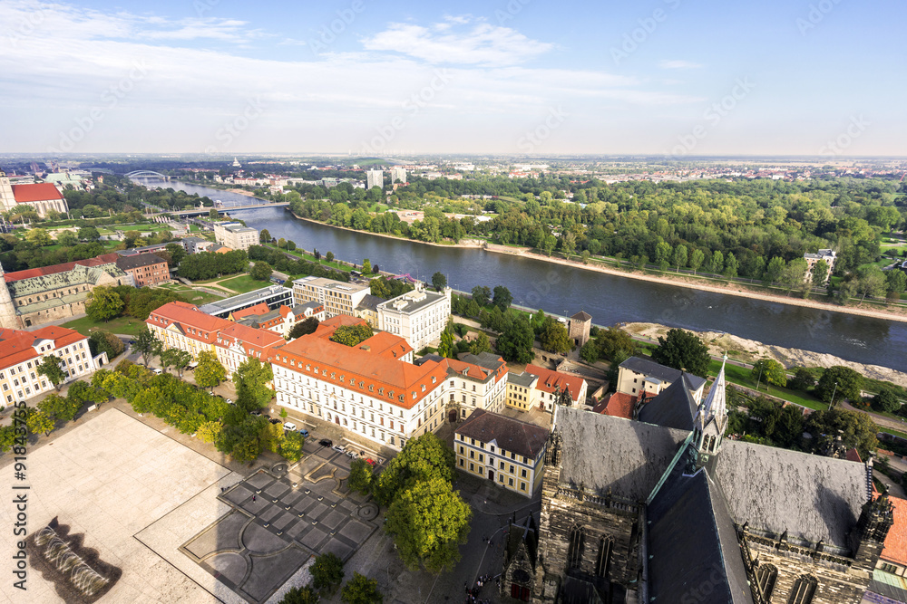 Sicht über Magdeburg - obrazy, fototapety, plakaty 