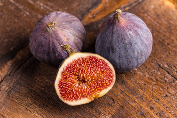 Wall Mural - Fresh figs