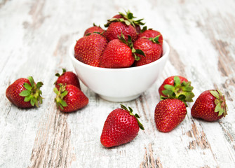 Wall Mural - Bowl with strawberries