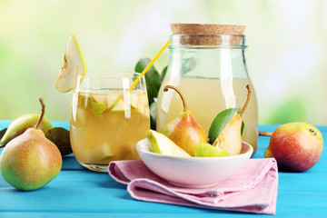 Poster - Fresh pear juice with fruit on bright background