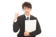 © Liza5450 - ガッツポーズのビジネスマン
