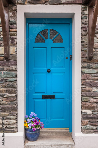 Naklejka na szybę 青い扉　Blue door