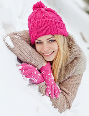 Wall Mural - beautiful woman in snow 