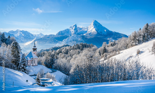 idyllic-winter-landscape-with-chapel-in-the-alps-berchtesgadener-land-bavaria-germany