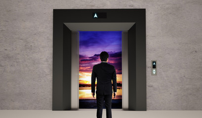 Fotomurali - Business man and elevator