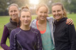 © Lars Zahner - Glückliche Frauen lächeln in die Kamera nach dem Sport