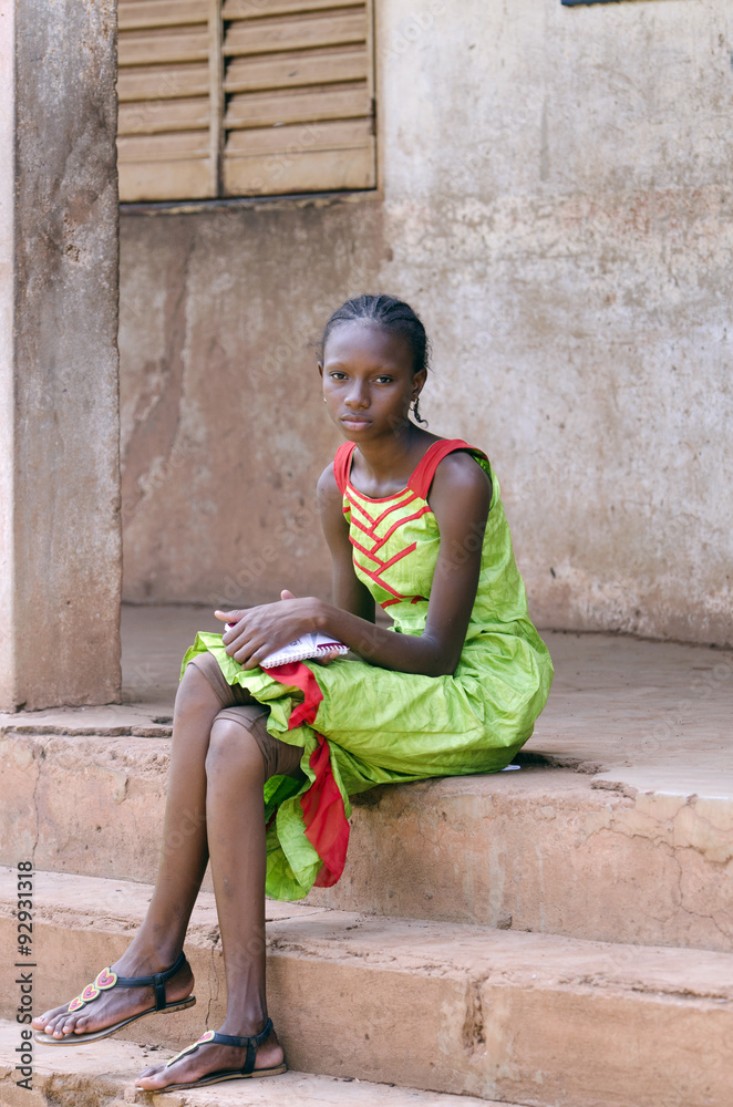 candid teen girls Candid shot of African Black Teenage Girl Sitting School Symbol. Candid  photograph of beautiful African black teenage girl outside her classroom. の  Stock フォト | Adobe Stock