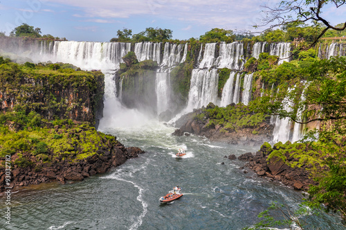 Plakat Boats around Iguazu Falls, Argentina