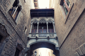 Wall Mural - Ancient arch in Gothic quarter in Barcelona