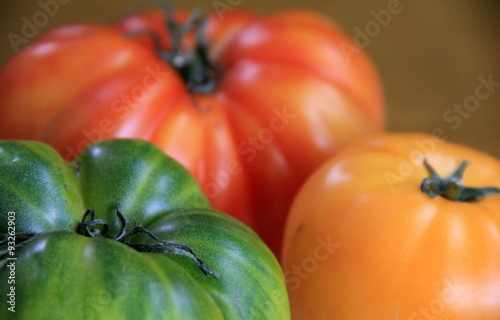 Photographie Trio of tomatoes in colorful red,yellow and green variety