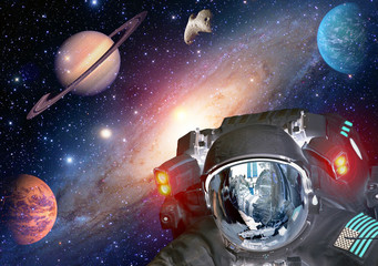 Wall Mural - astronaut et extraterrestrial alien spaceman helmet outer space planet. elements of this image furni