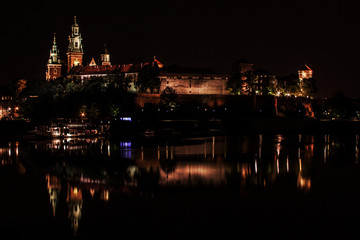 Wall Mural - Krakow at night. Wawel Castle and Wisla.