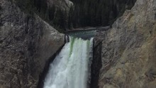Yellowstone Park Upper Falls Close Brink Lookout 4K