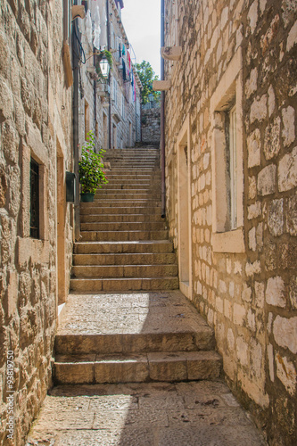 Naklejka na szybę Narrow street and stairs in the Old Town in Dubrovnik, Croatia, Mediterranean ambient 