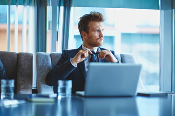 Canvas Print - Pensive businessman