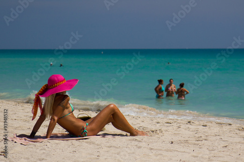 Une Femme Sur La Plage De Miami Buy This Stock Photo And