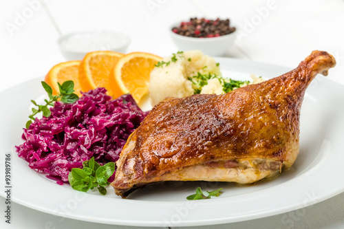 Nowoczesny obraz na płótnie Ente mit Knödeln und Rotkohl