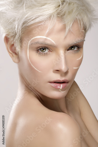 Obraz w ramie beautiful blond model wearing elegant artistic makeup