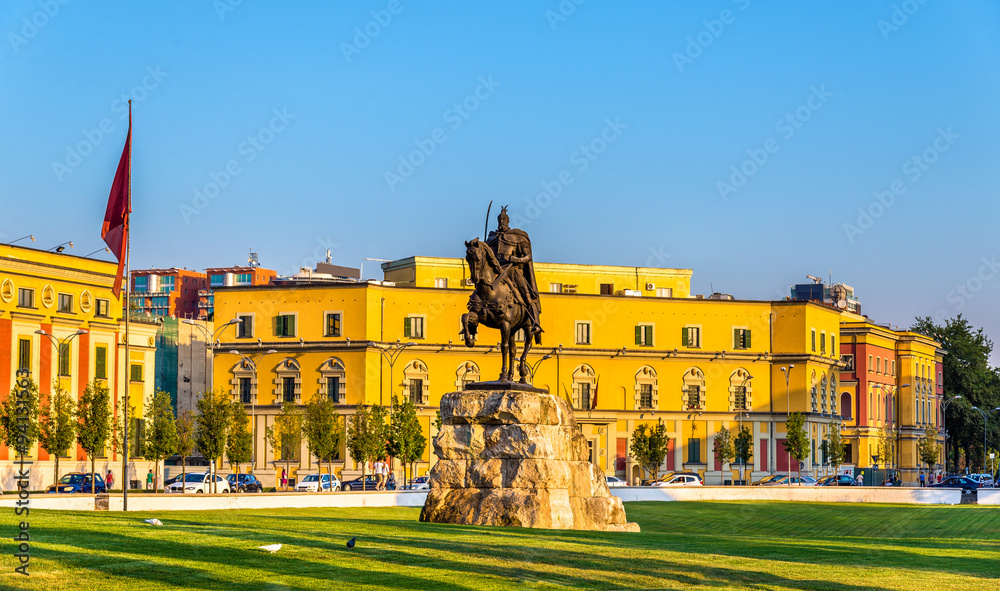 Obraz na płótnie Skanderbeg Square with his statue in Tirana - Albania w salonie