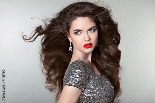 Nowoczesny obraz na płótnie Hair. Beautiful Brunette Girl. Healthy Long Hair. Red lips. Fash