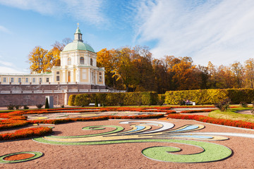 Wall Mural - Pavilion of Grand Menshikov Palace (1710 -1727) and regular park