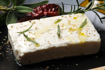 Wall Mural - φέτα τυρί پنیر فتا Ֆետա Formaggio feta فيتا (جبن) フェタチーズ Фета 菲達芝士 Fetaostur זית קלמטה oliva Aceituna Kalamata Kalamáta cheese oliivid zeytini olive 페타 치즈 פטה 