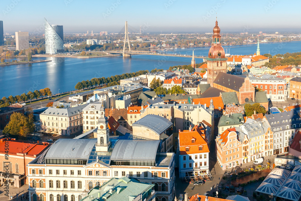 Obraz na płótnie View of Riga and the Daugava River from above. w salonie