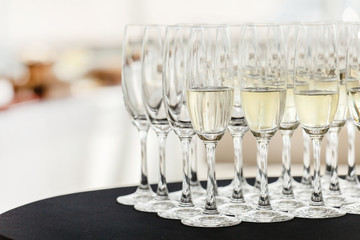 Wall Mural - champagne glasses