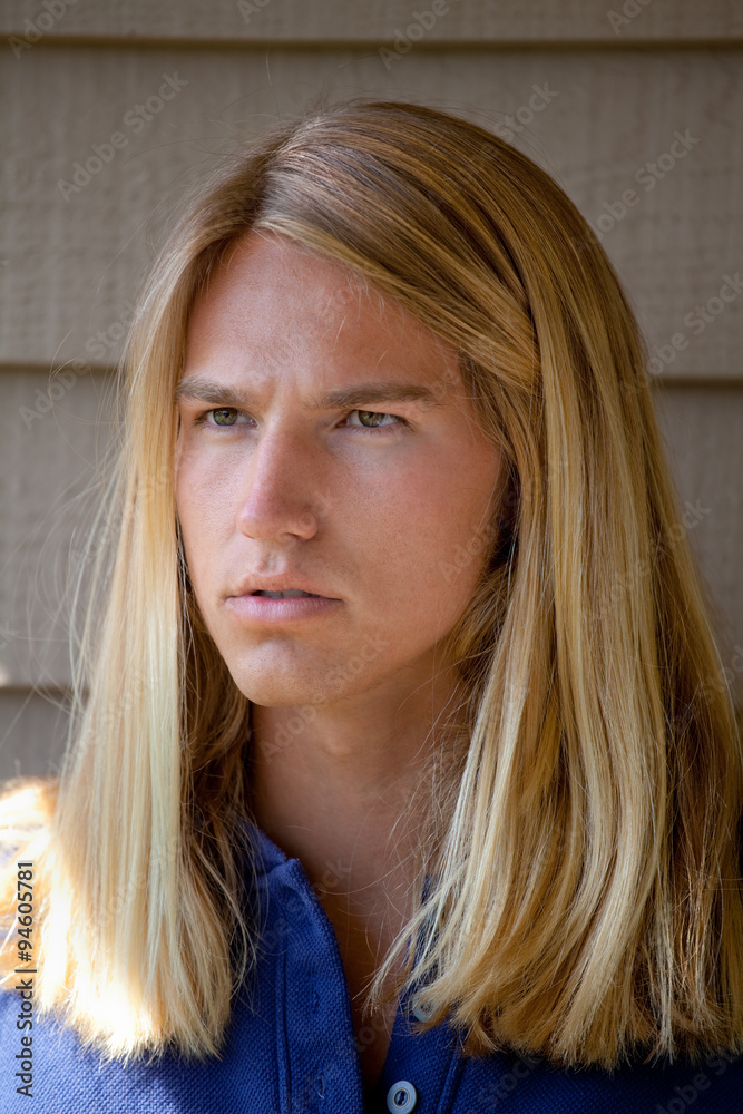 Handsome Young Man With Long Hair Foto Poster Wandbilder