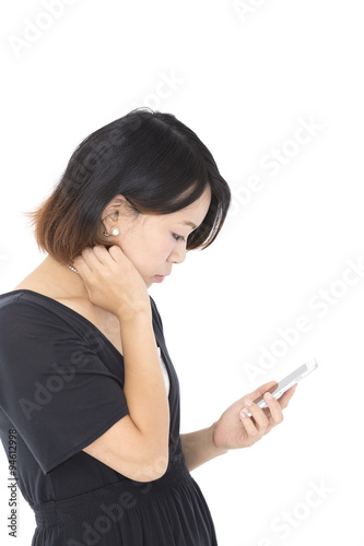 若い女性 スマホ 操作 横顔 悩む Buy This Stock Photo And Explore Similar Images At Adobe Stock Adobe Stock