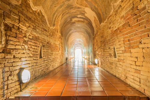stary-tunel-wat-umong-suan-puthatham