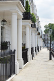 Fototapeta Uliczki - Row of beautiful white edwardian houses in Kensington, London