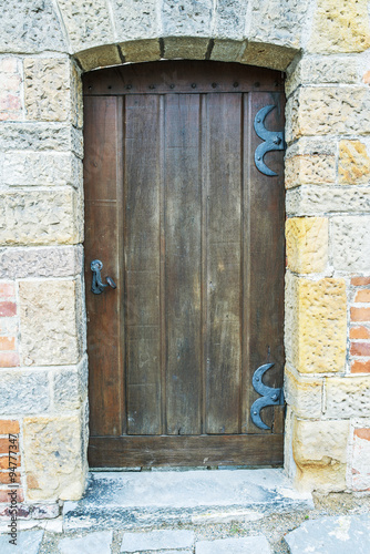 Naklejka ścienna door in an ancient fortress