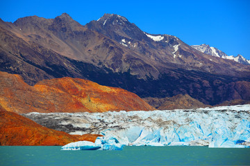 Wall Mural - Unique lake Viedma in Argentine Patagonia